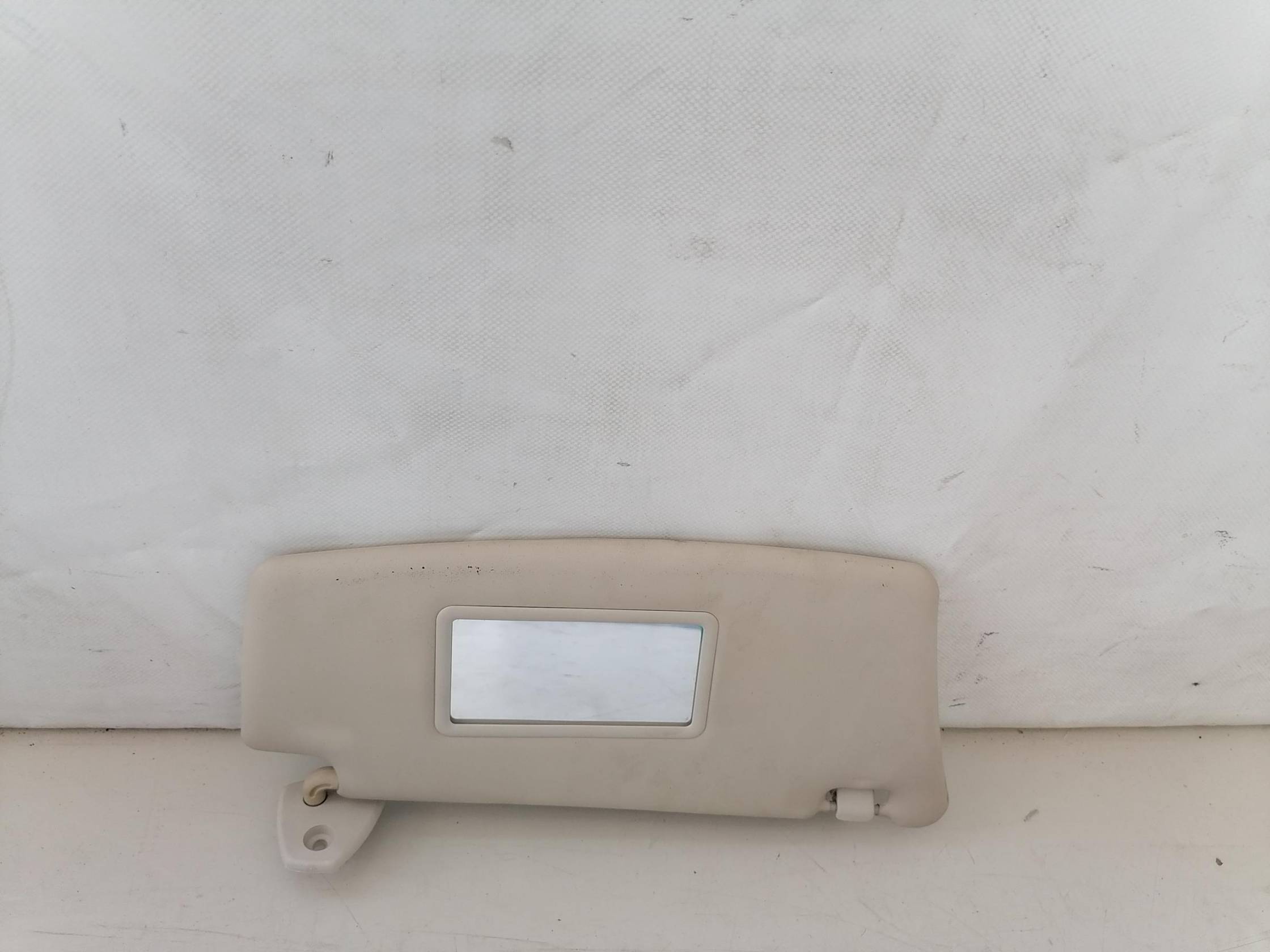 Aletta parasole parabrezza dx.